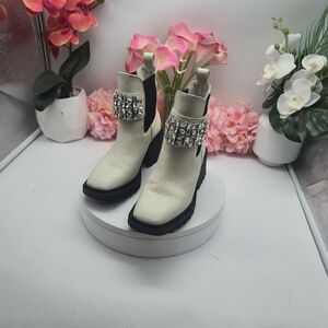 New Karl Lagerfeld Ivory Paris  Embellished Platform Cavin Ankle Boots 6.5